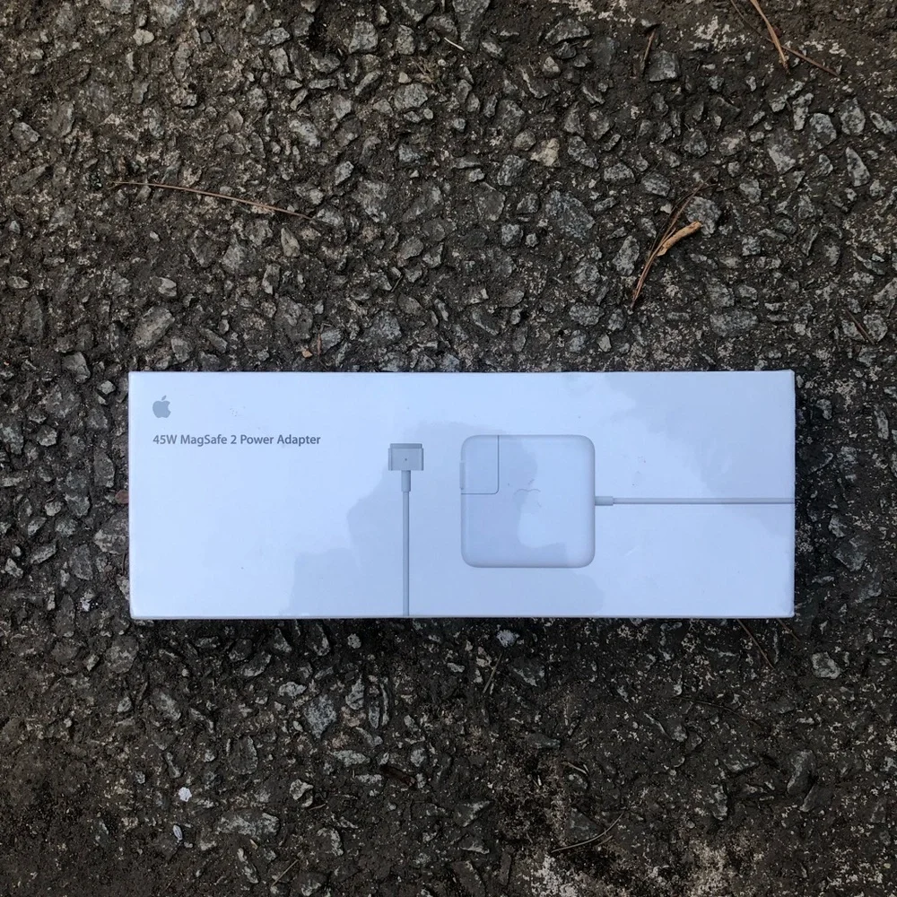 Apple White Computer Cable Adapter